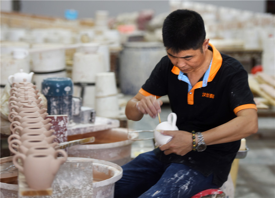Ancient kiln starts producing at large quantity